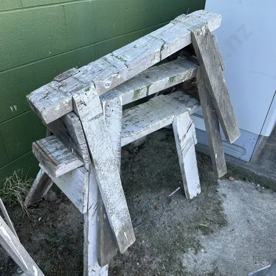 Pr saw horses plus 1 extra