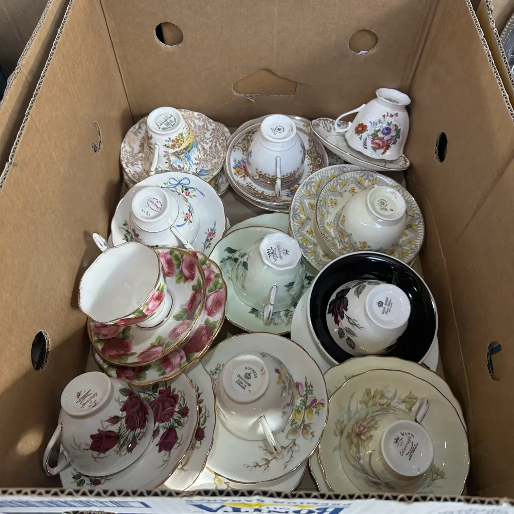 Box of tea sets inclucing Royal Albert. Image 1++