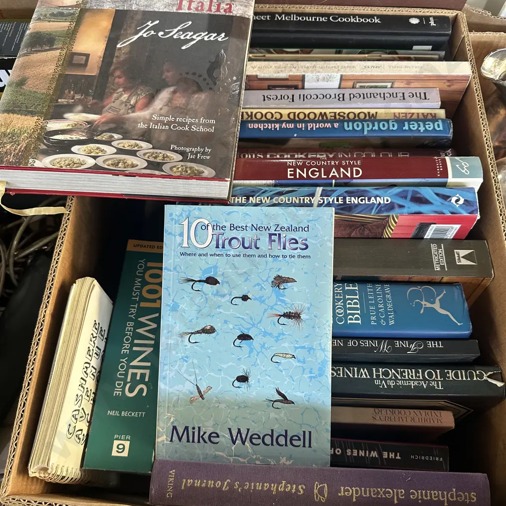 Box of cooking and wine books etc. Image 1++