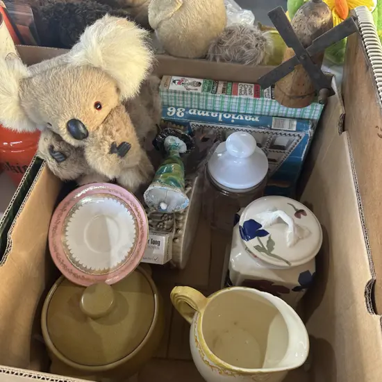 Box lot Aynsley saucer, pottery, Royal Winton Floral Tea jar etc.