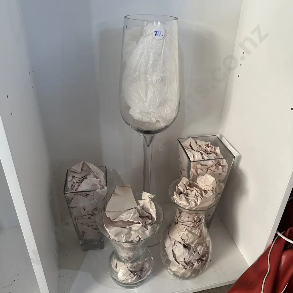 5 glass vases Image 1++