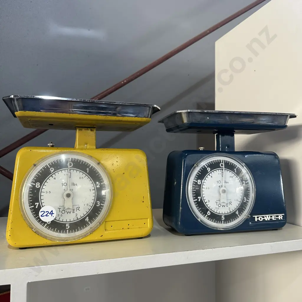 2 retro kitchen scales Image 1++