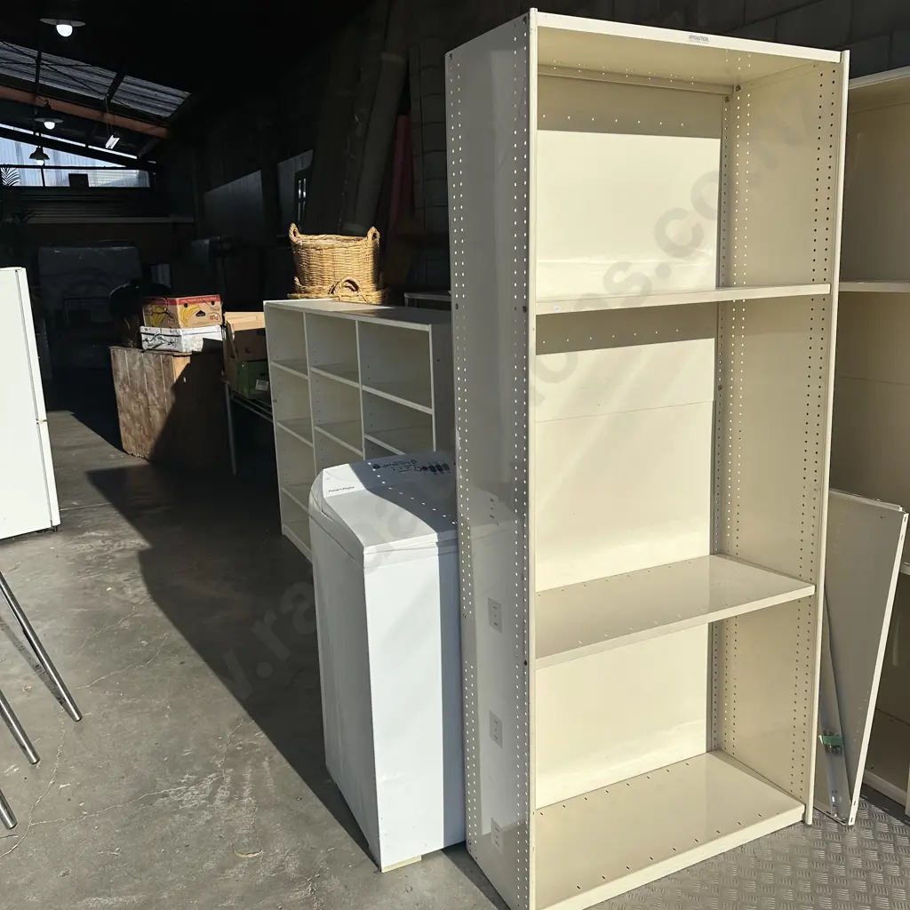 1 bay metal shelf unit 920w x 2050h Image 1++
