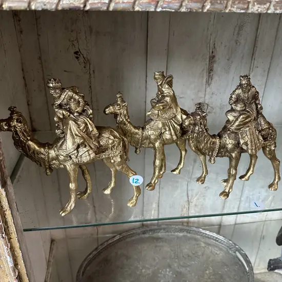 3 decorative Nativity figures
