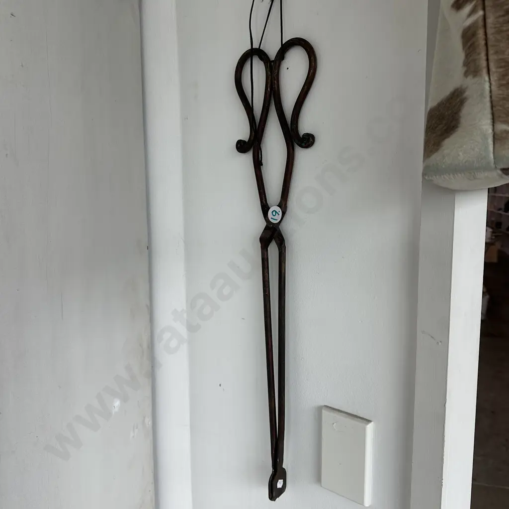 large forged metal tongs 65cm Image 1++