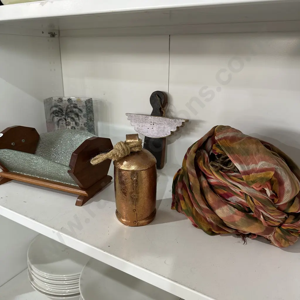 hat, vase, angel, bell and fruit bowl Image 1++