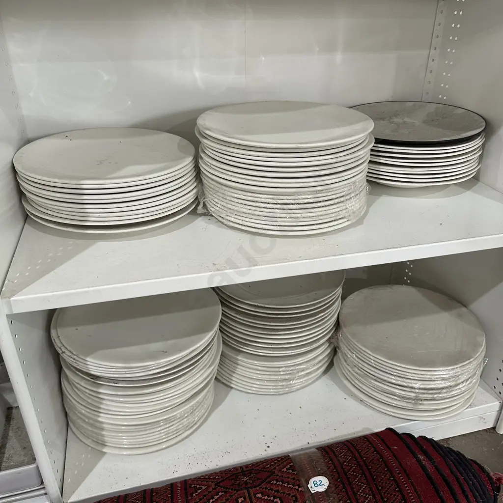 large lot catering plates Image 1++