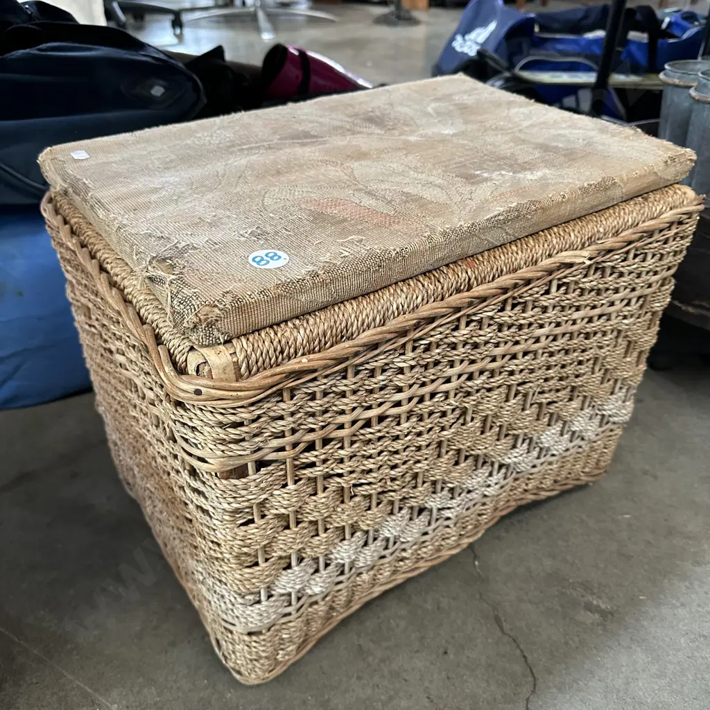 seagrass storage box needs new hinges Image 1++