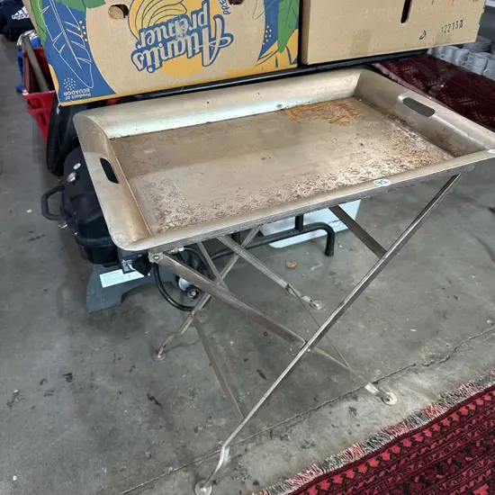 metal serving tray