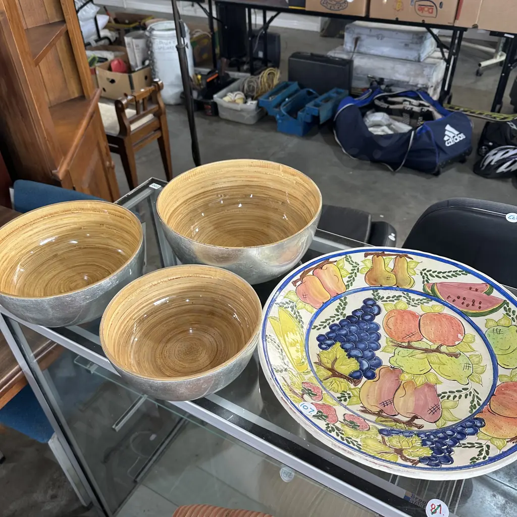 large platter and 3 bowls Image 1++