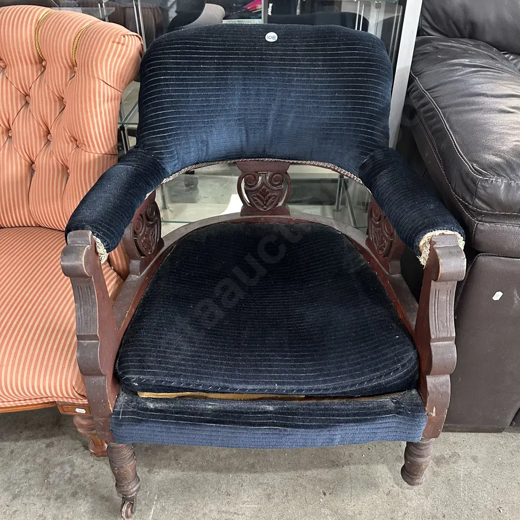 antique tub chair - missing caster Image 1++