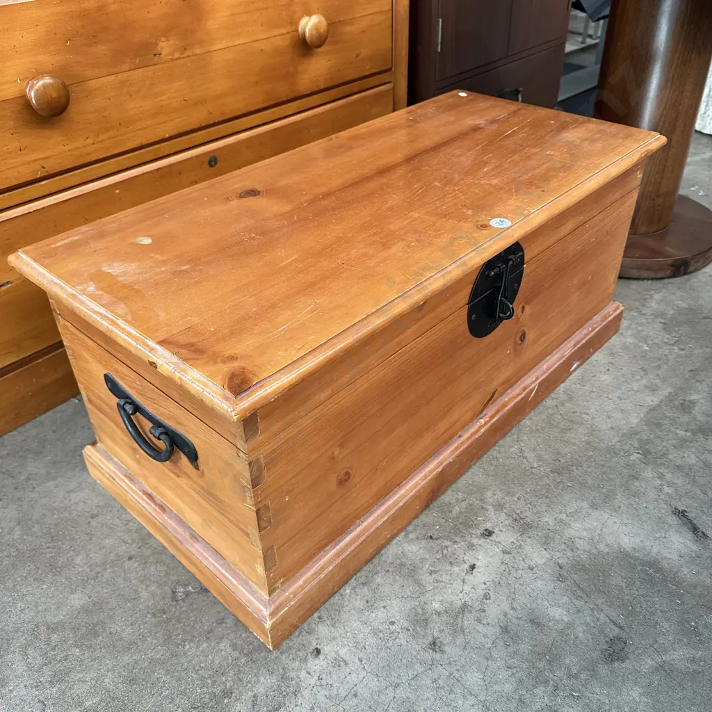 wooden trunk Image 1++