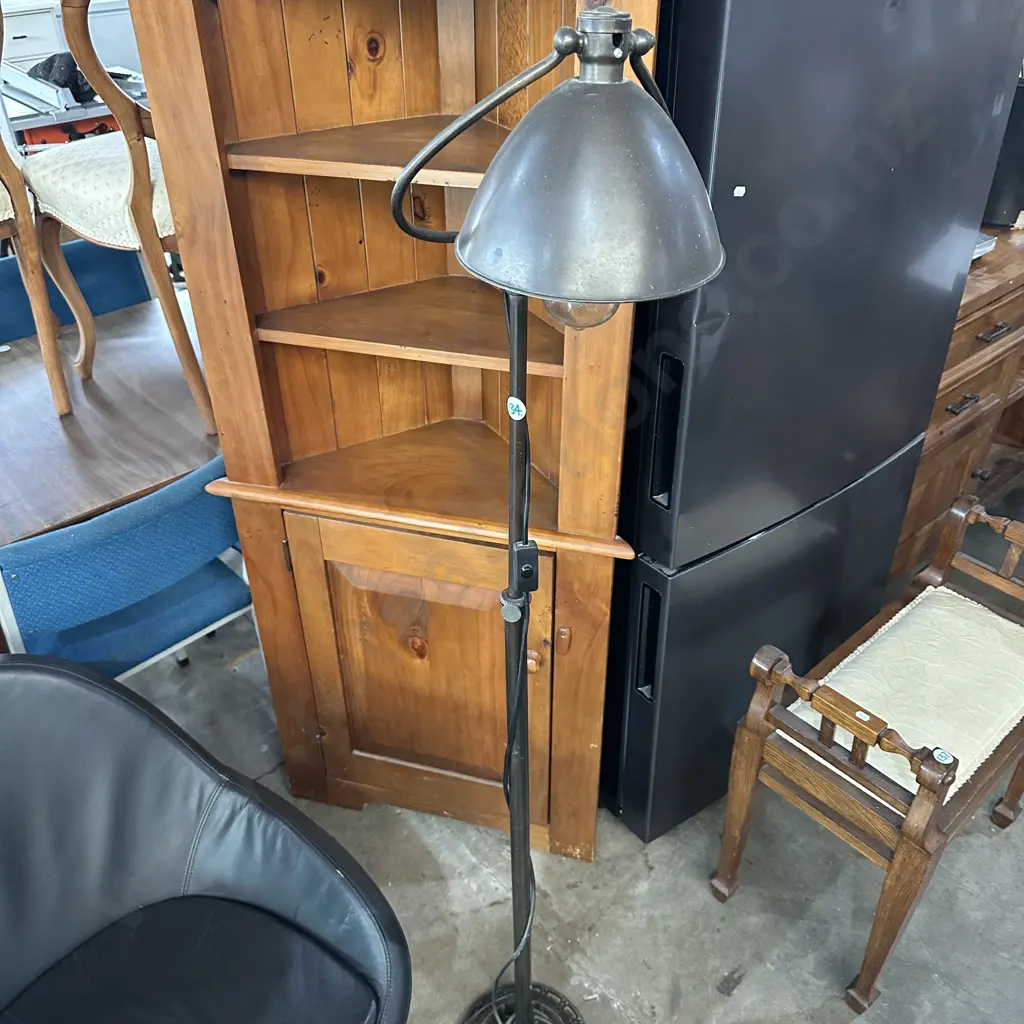 standing lamp Image 1++