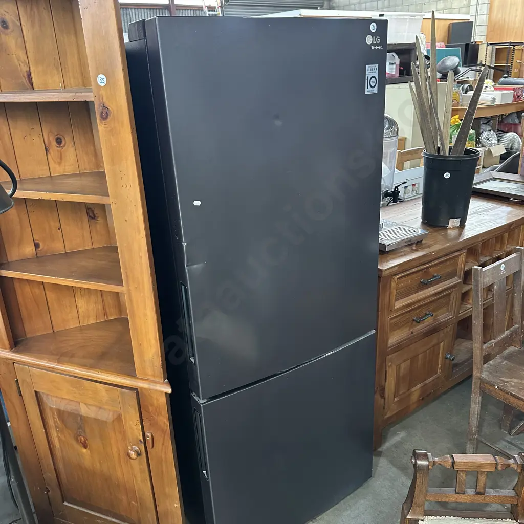 Fridge freezer by LG Image 1++