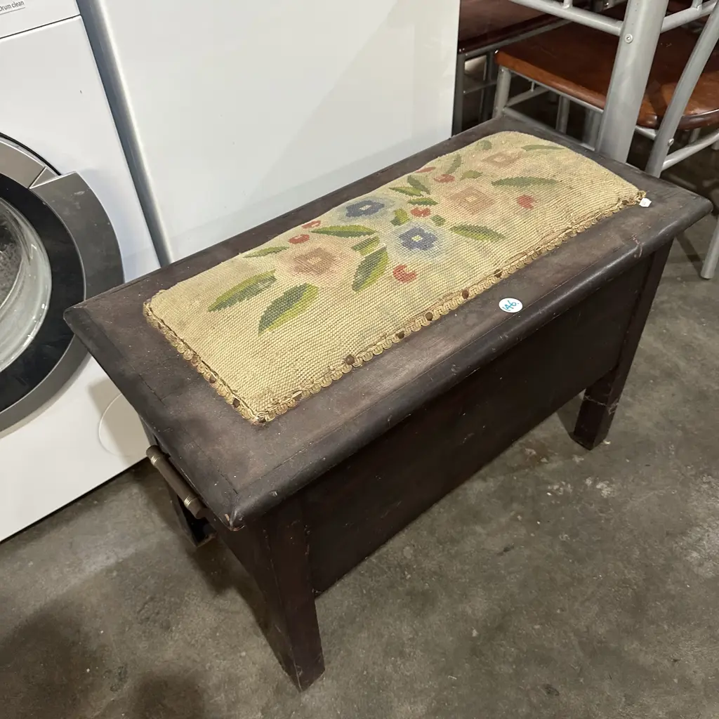 storage stool Image 1++