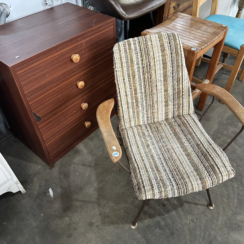 chair and drawers Image 1++