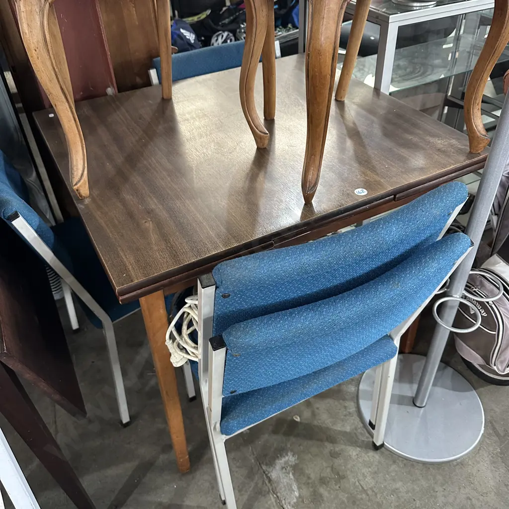 table & 4 chairs plus single bed Image 1++