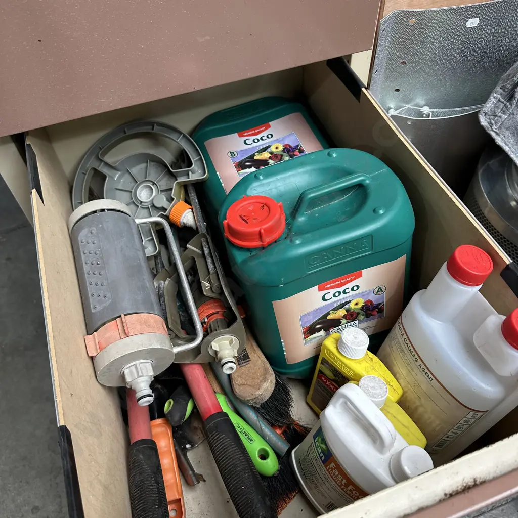Growing product - file cabinet full plus tools (see photos) Image 1++