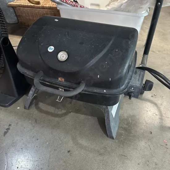 Bench top portable BBQ - average.