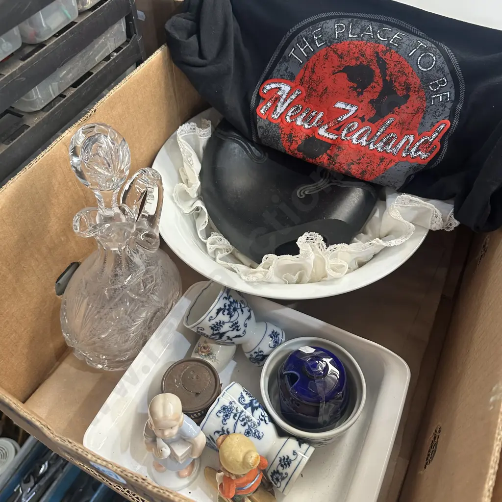 Box lot large bowl, crystal decanter plus medium size T-shirt. Image 1++