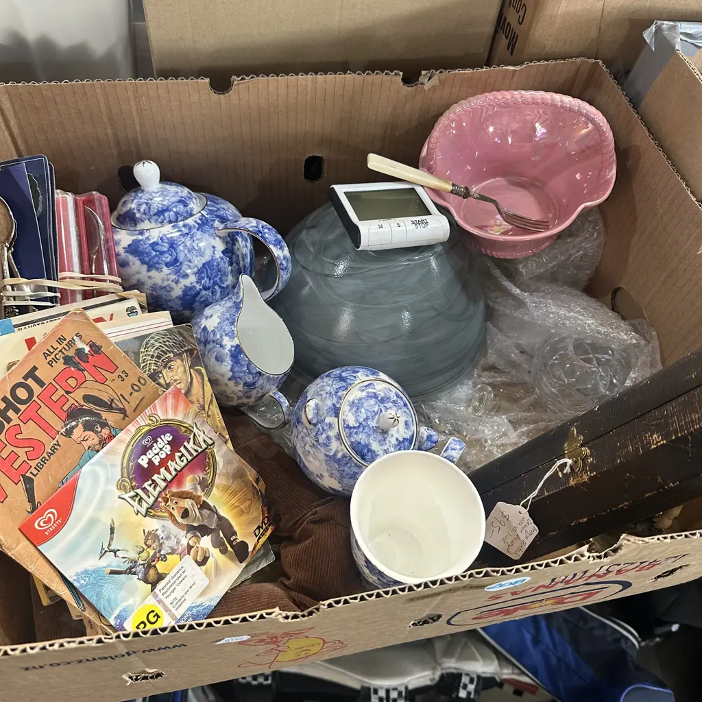 Box lot tea set, comics, silver spoons etc. Image 1++