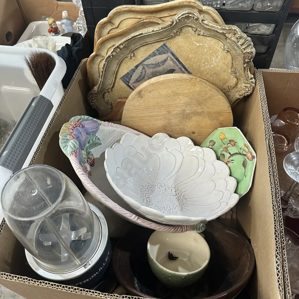 Box lot vintage trays, Red Current bowl, Nutribullet etc. Image 1++