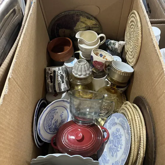 Box lot of collectables including NZ Fleurette, wedgewood, table mats etc.