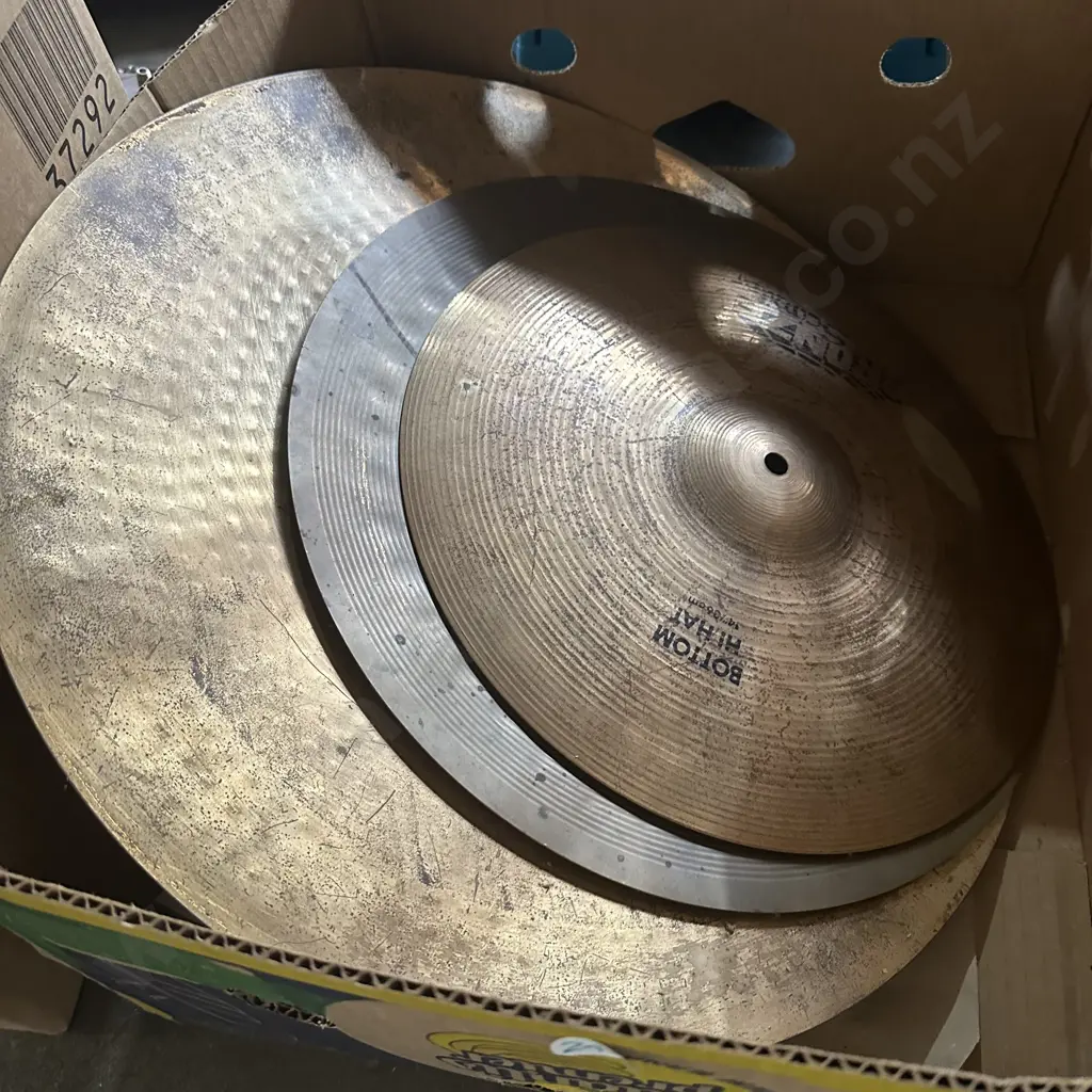 Two cymbals and a bottom high hat. Image 1++