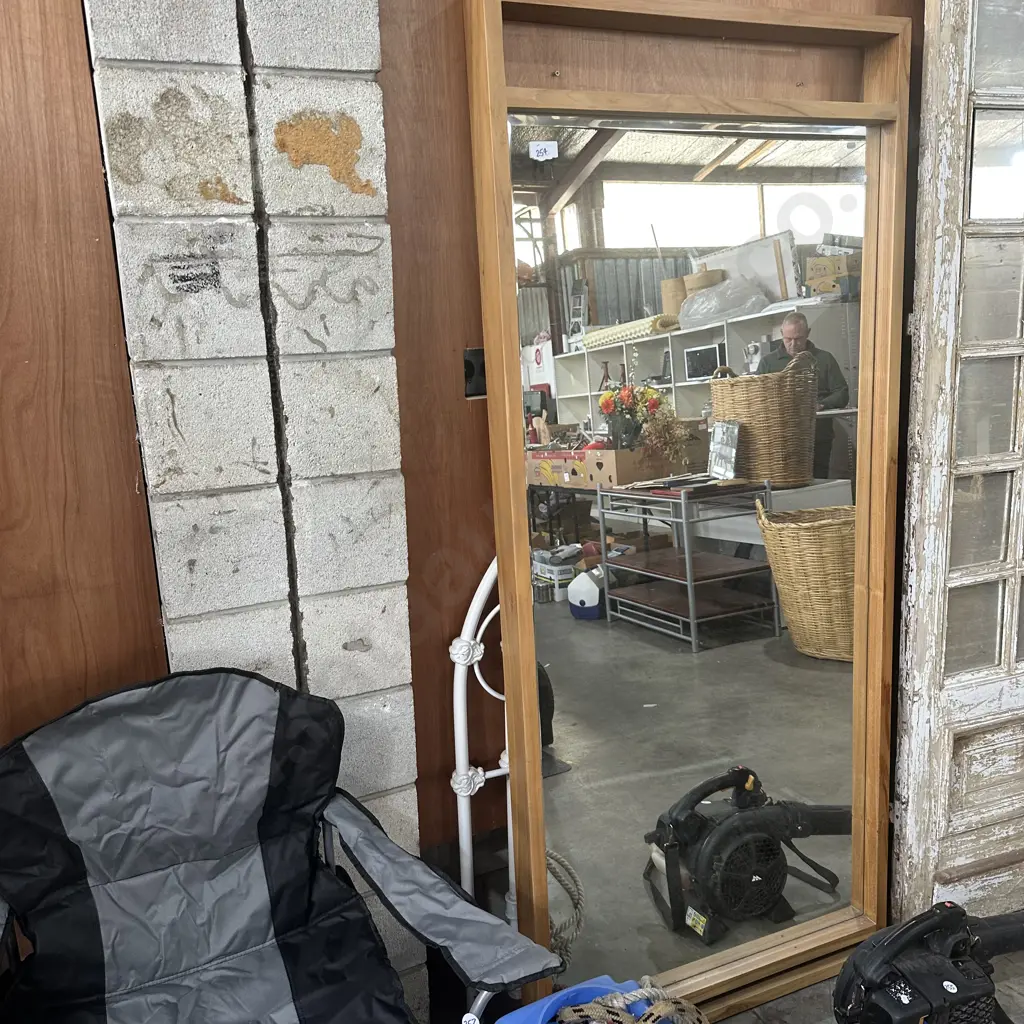 Large beveled mirror. Image 1++