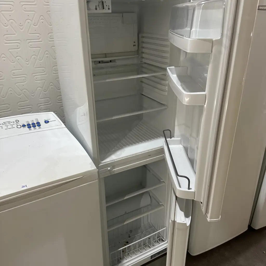 Slimline fridge/freezer Image 1++
