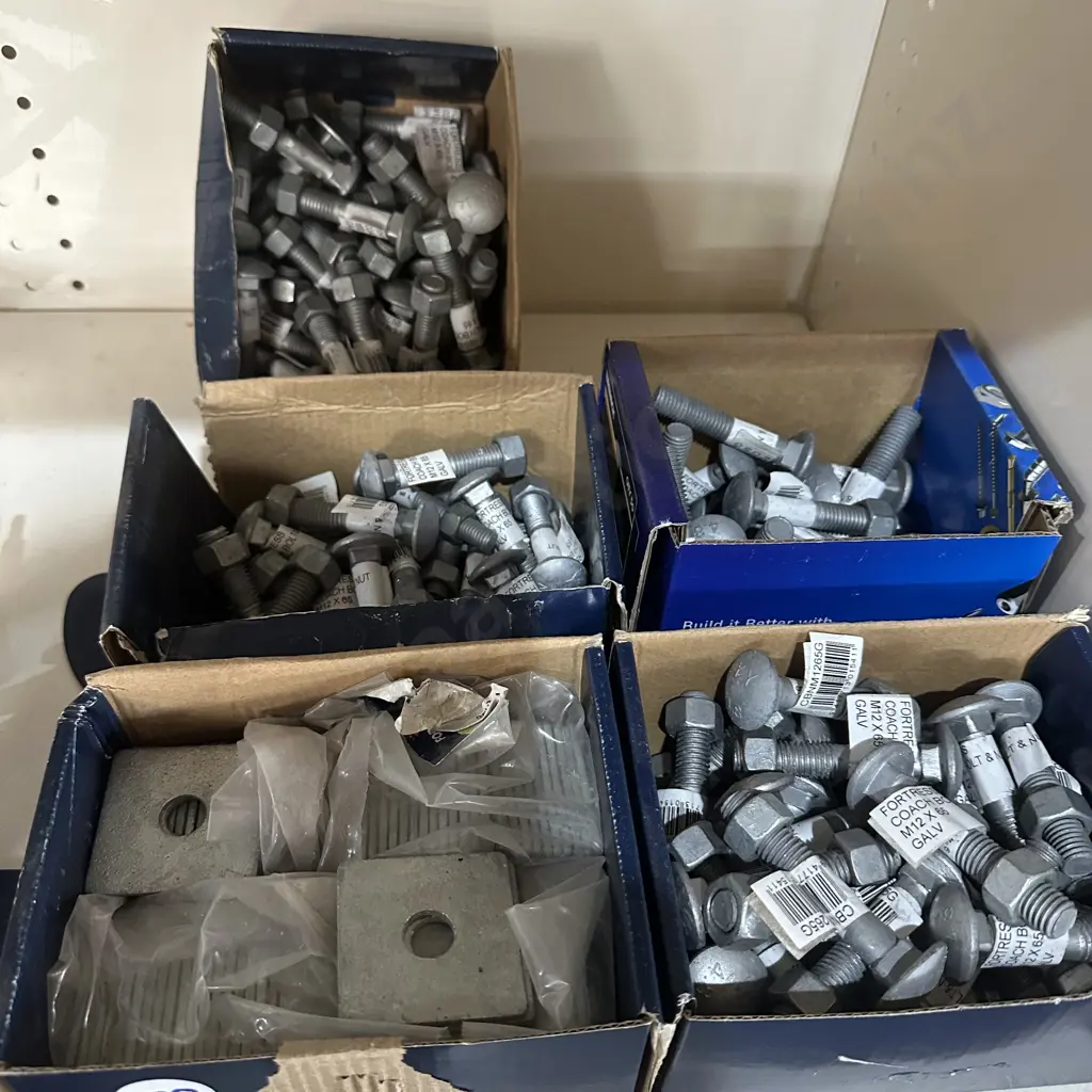 Galvanized bolts nuts and washers. Image 1++