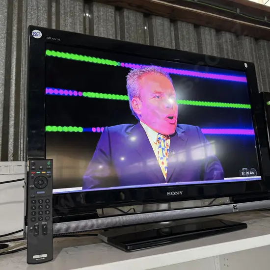 Sony 32inch LCD TV Model KDL-32V4000 with remote.
