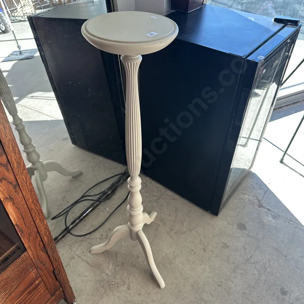 planter stand Image 1++