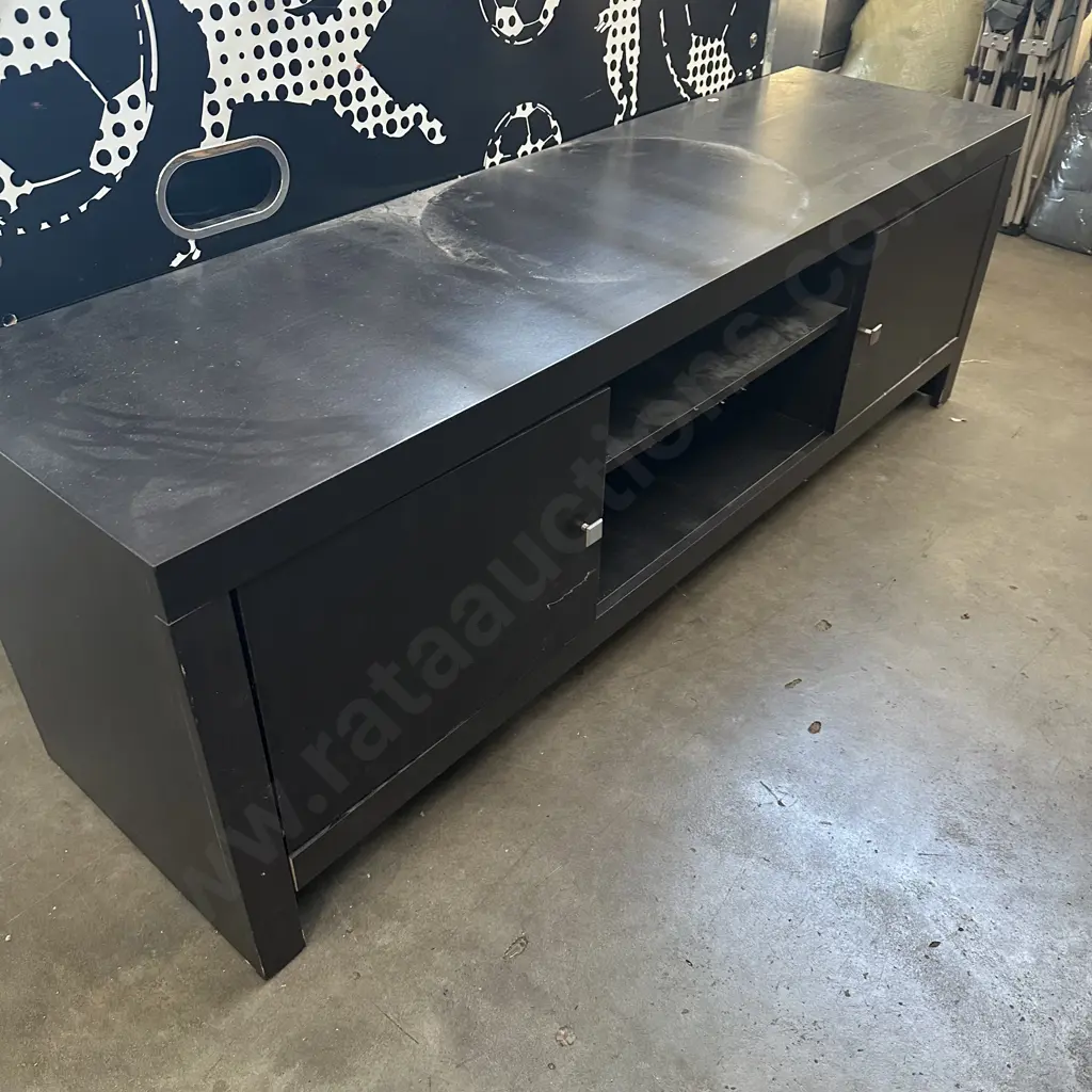 large Panasonic TV with console and remote Image 1++