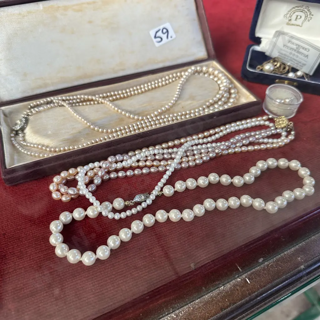 large collection Pearl necklaces & earrings Image 1++