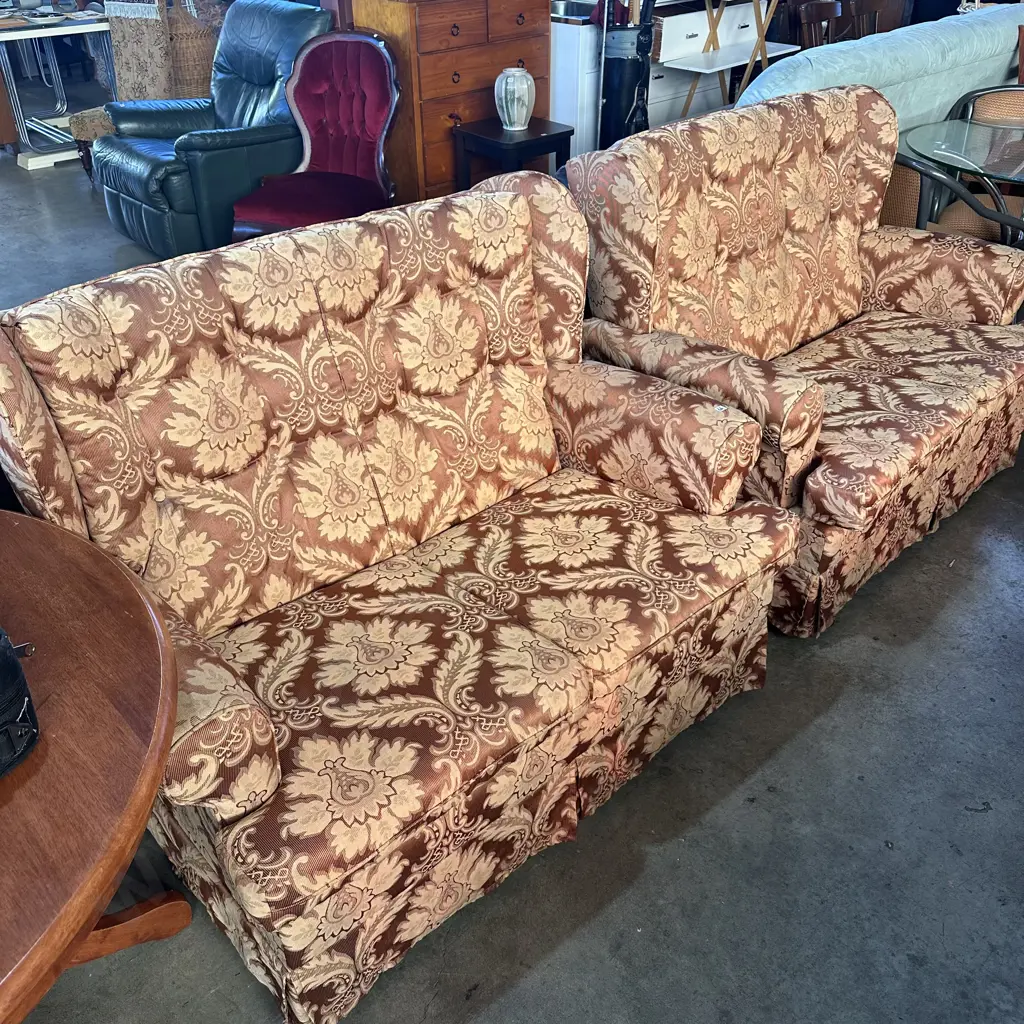Pr button back sofas Image 1++