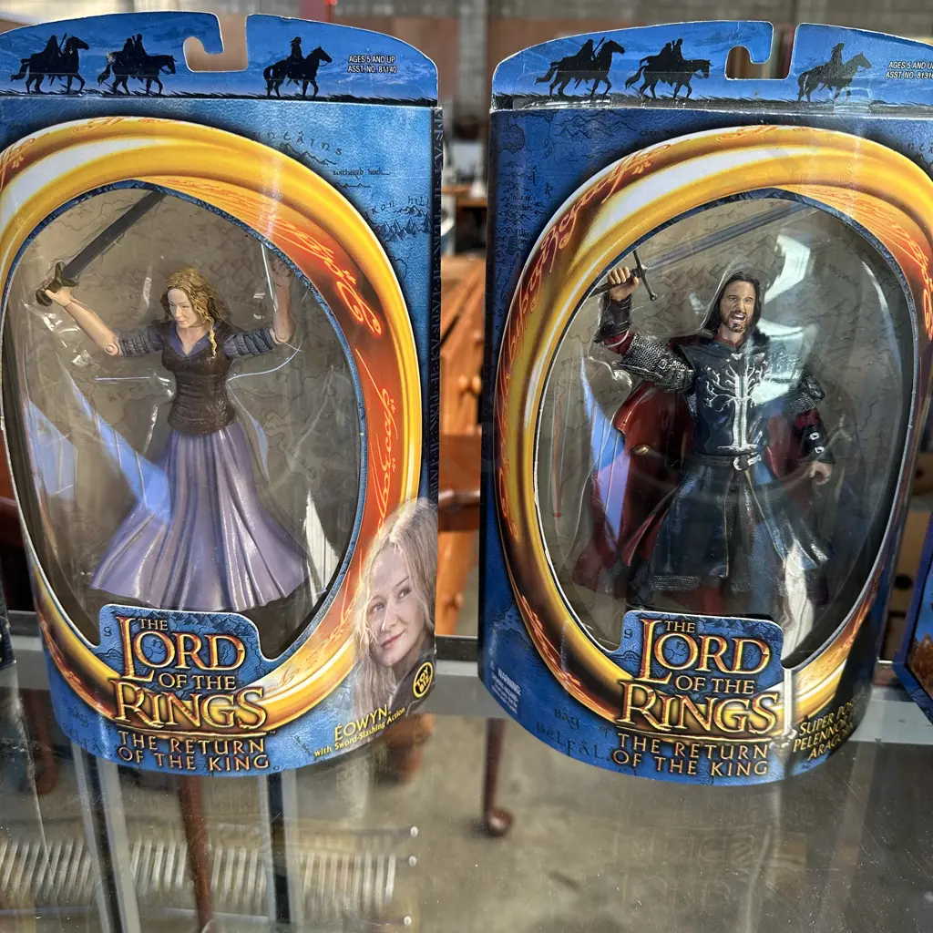 25 unopened "Lord of the rings" figures by Marvel Image 1++