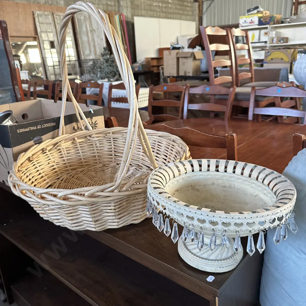 large basket, fruit bowl and box lot Image 1++