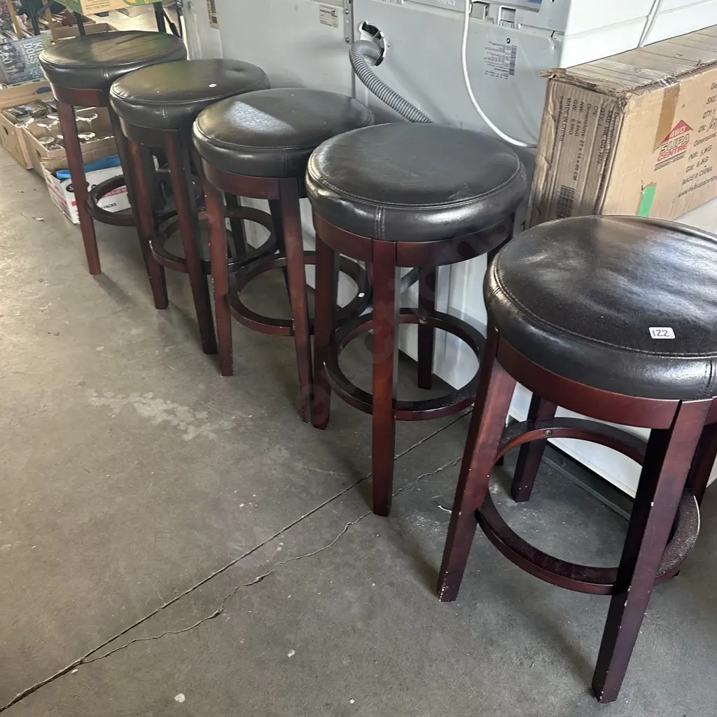 set 5 leather topped bar stools Image 1++