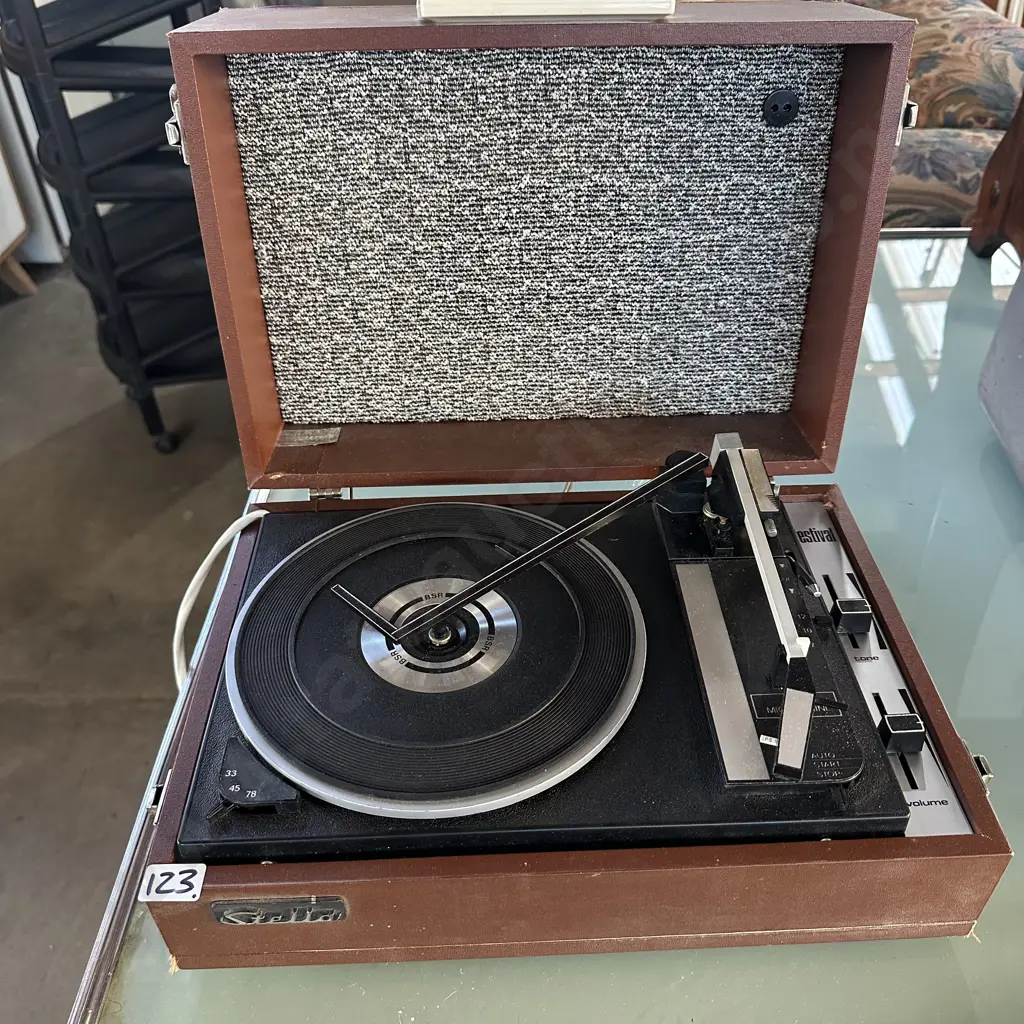 Stella portable record player Image 1++