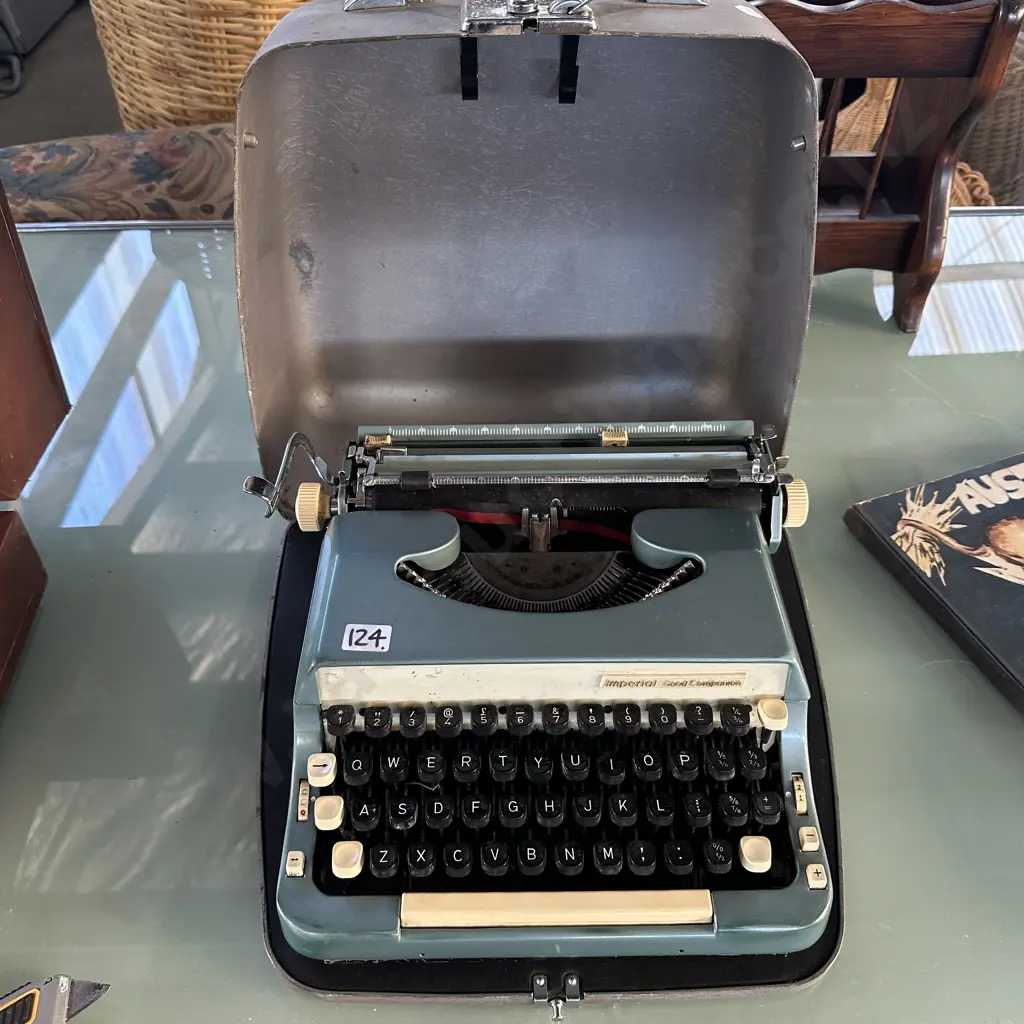 vintage portable typewriter Image 1++