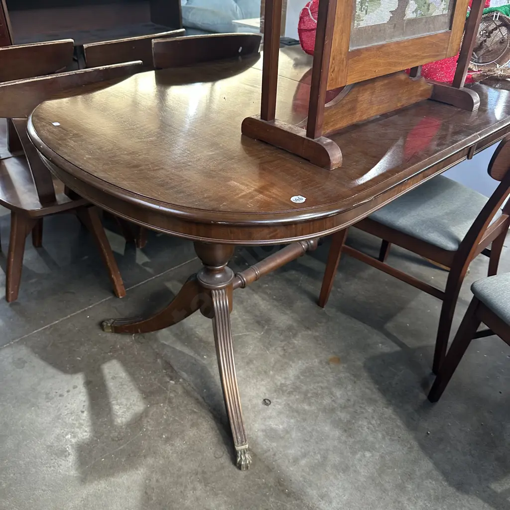 twin pedestal table Image 1++