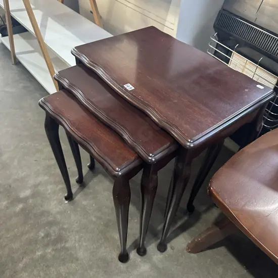 nest 3 mahog tables