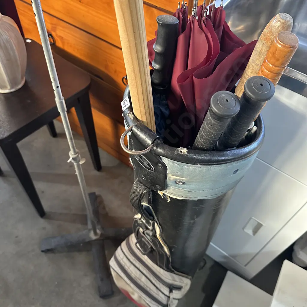 umbrellas, golf bag, stand Image 1++