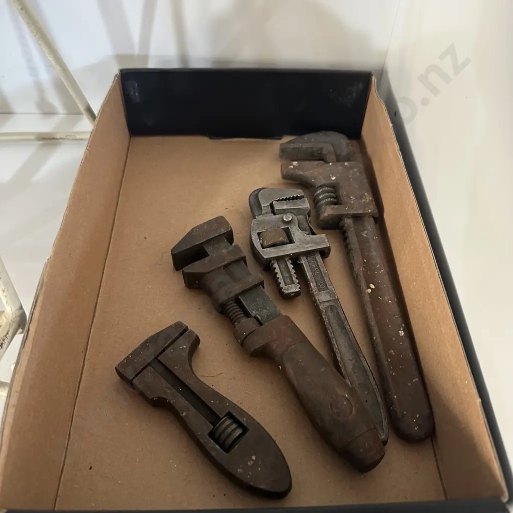 old tools Image 1++