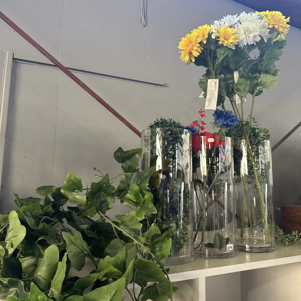 glass vases and flowers Image 1++