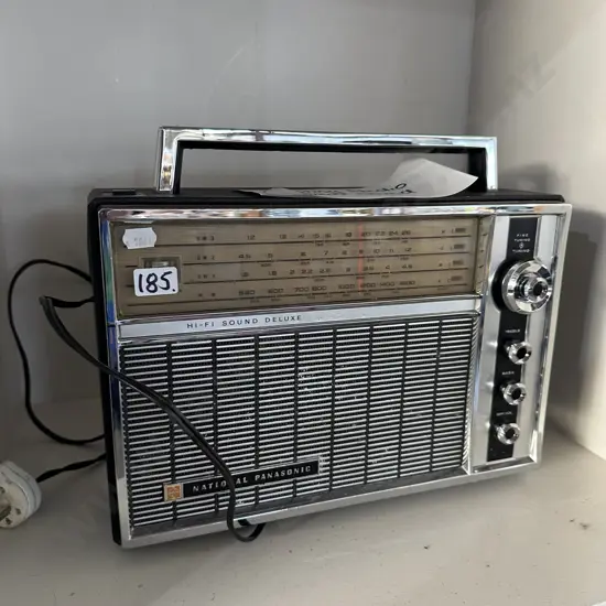 vintage National panasonic radio - working well