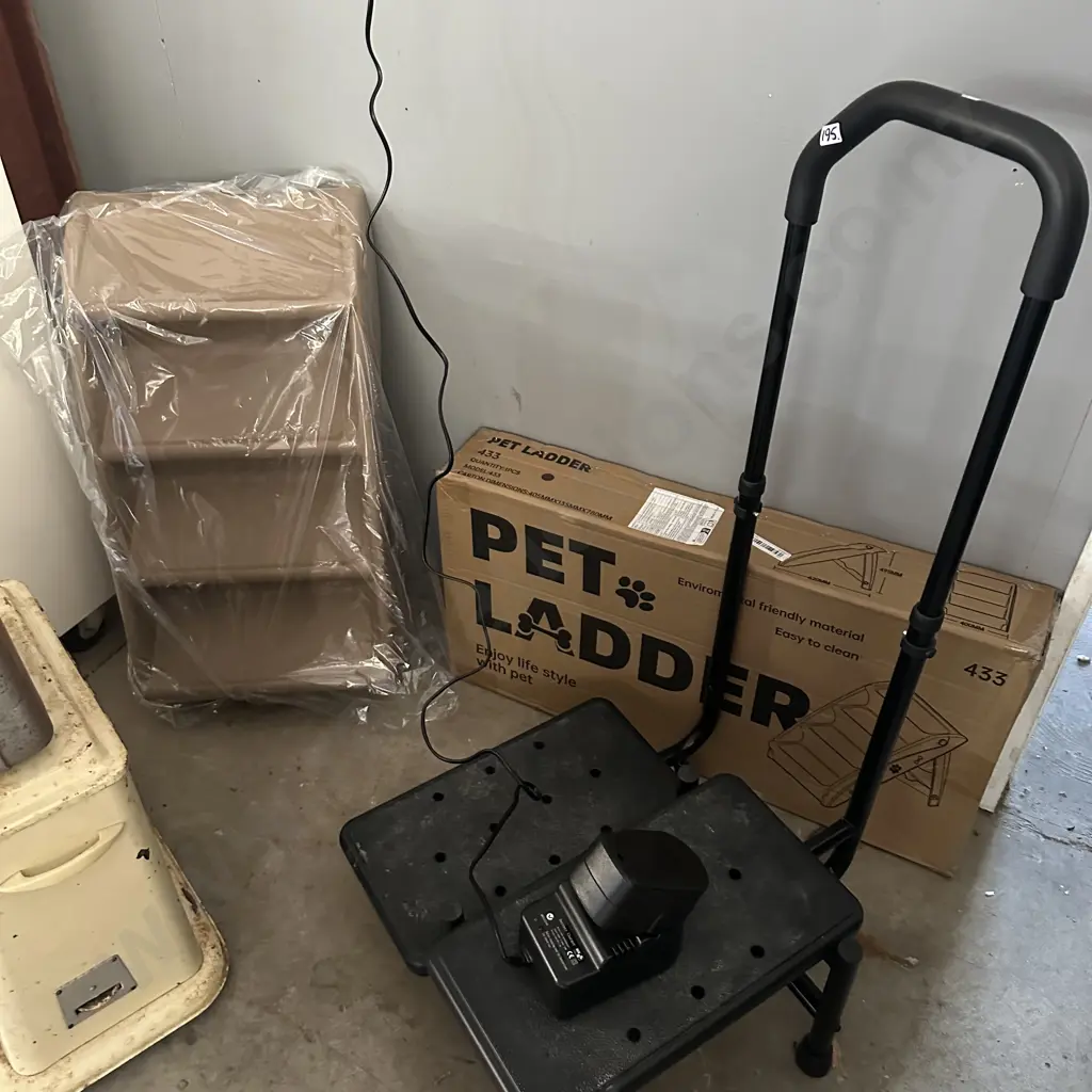 step and new pet ladder Image 1++