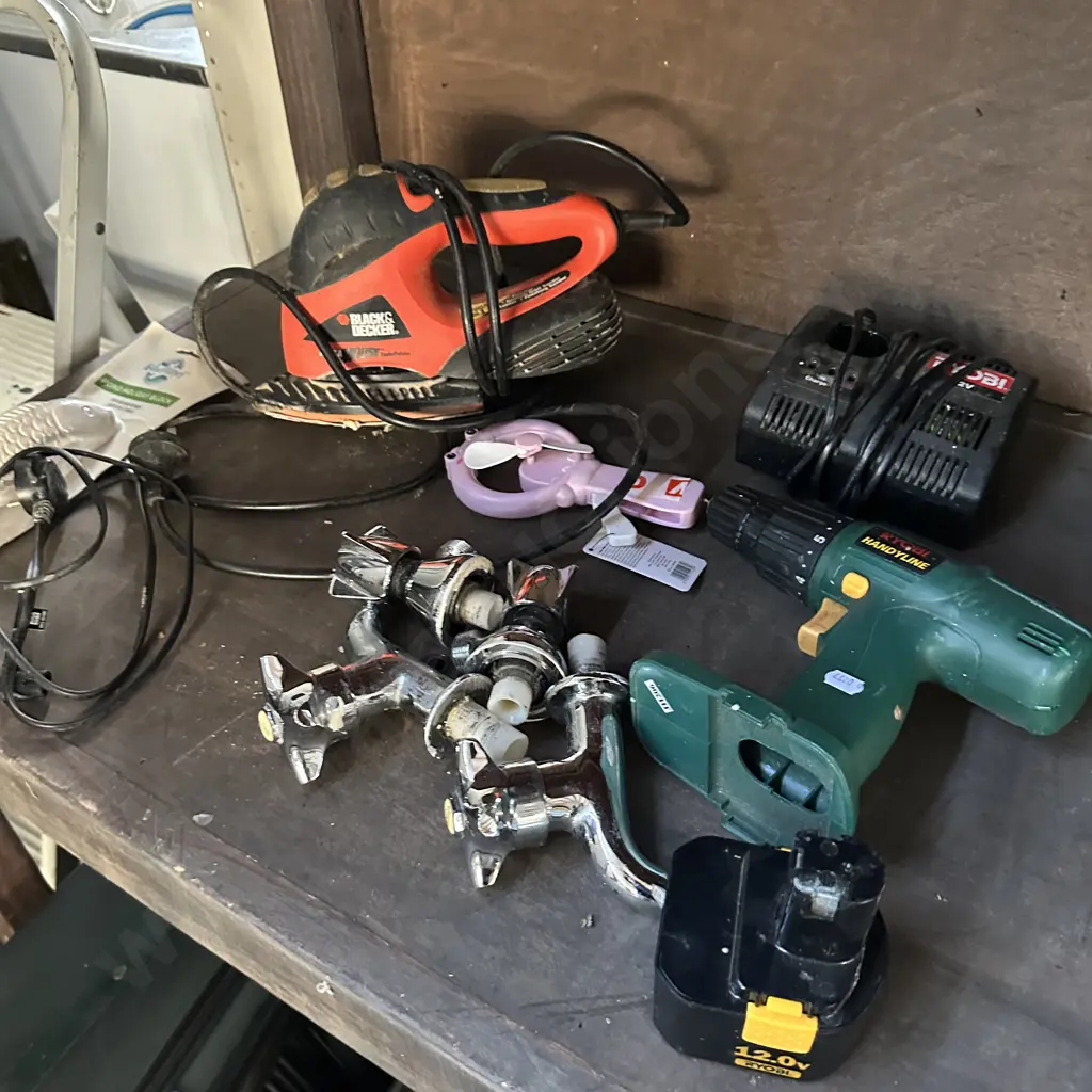 ladder, taps, tools Image 1++