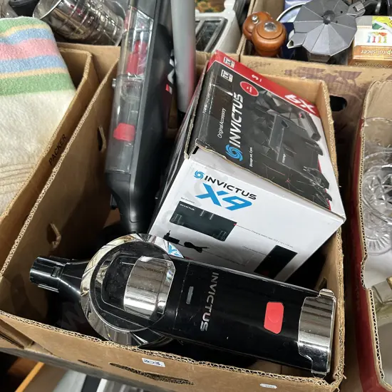 Invictus stick vac and accessories.